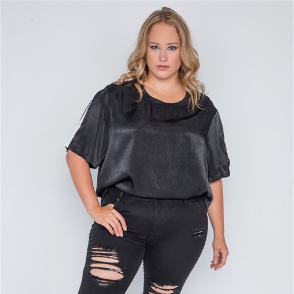 Curvy Fit, Boujee Essentials - Picture 2 of 3